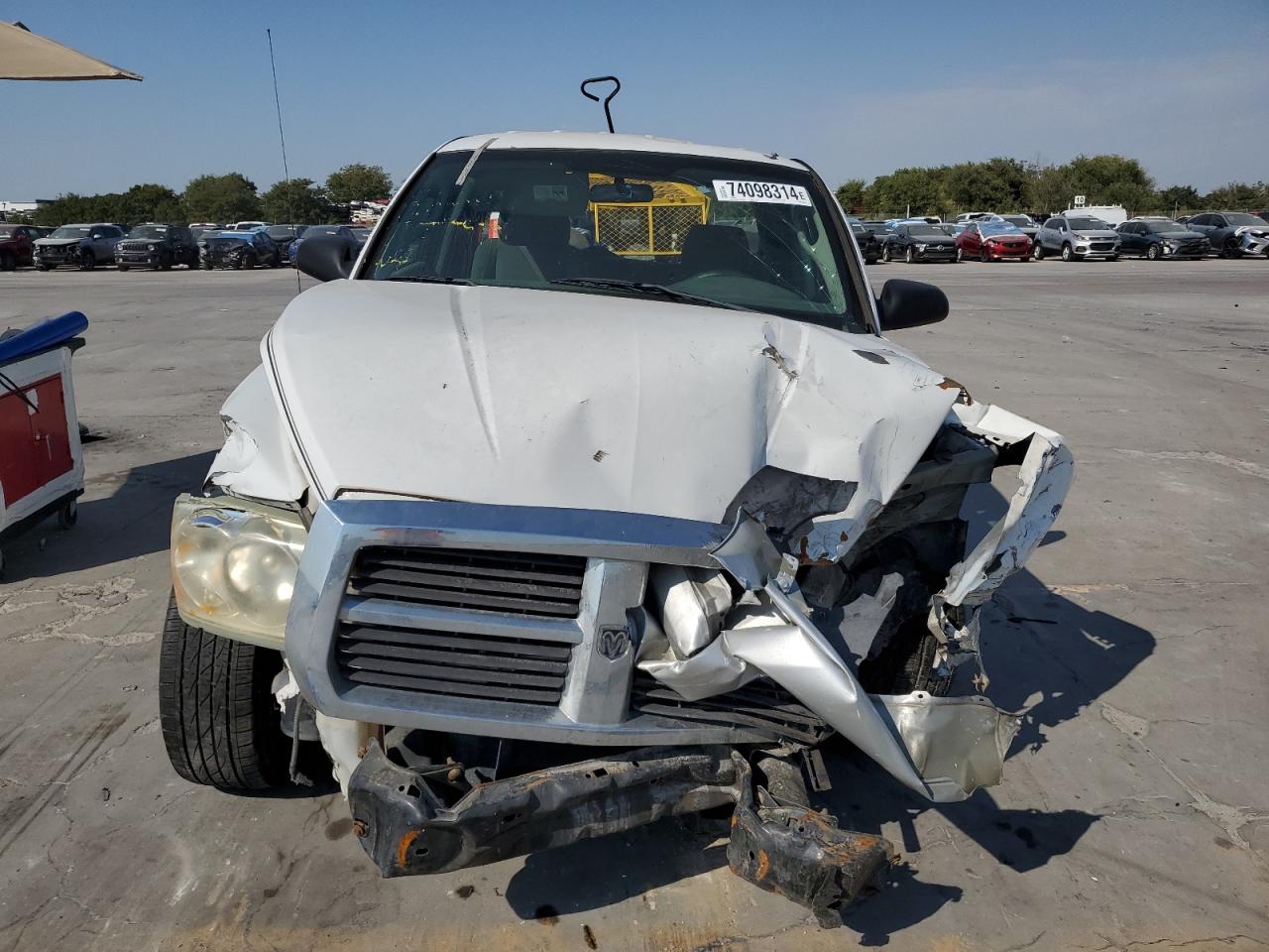 2005 Dodge Dakota - Image 5