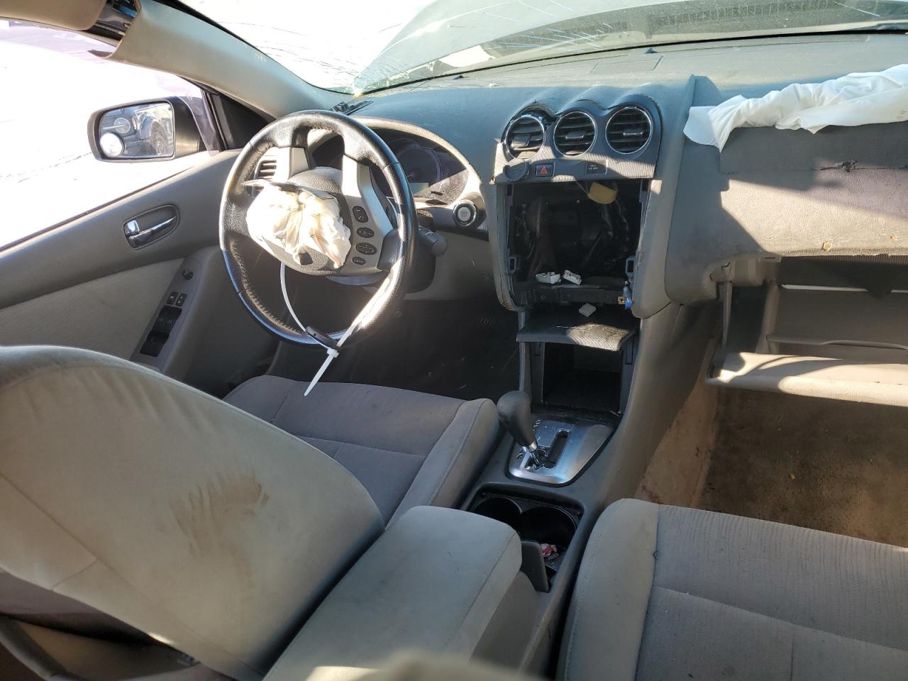 2010 Nissan Altima - Image 8