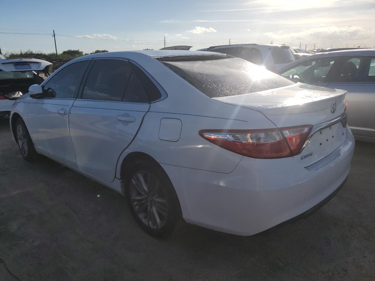 VIN 4T1BF1FK1HU400882 2017 TOYOTA CAMRY no.2