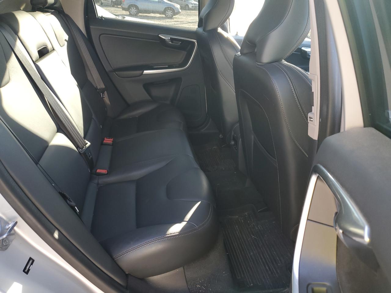 2017 Volvo XC60 - Image 11