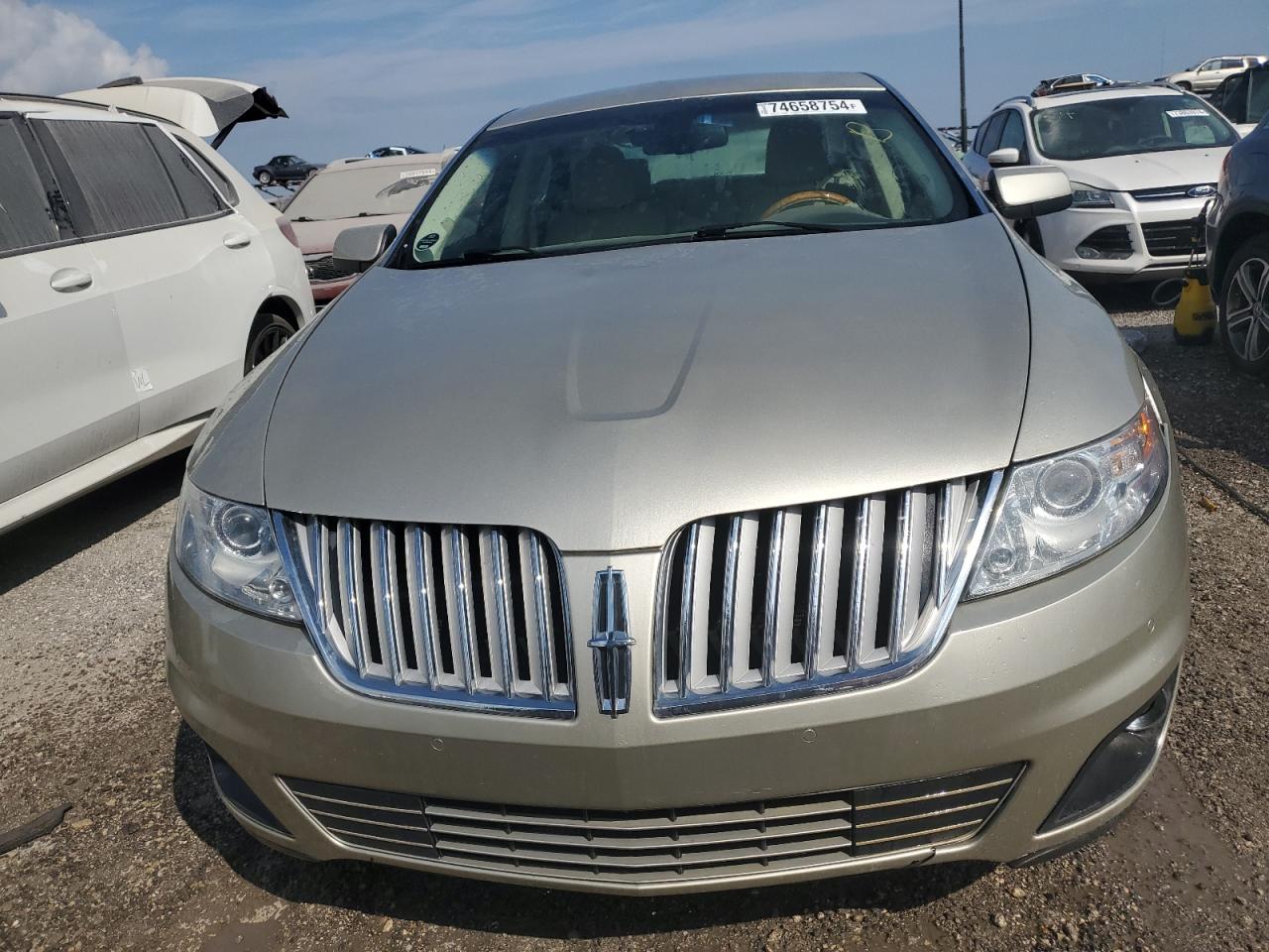 2011 Lincoln MKS - Image 5