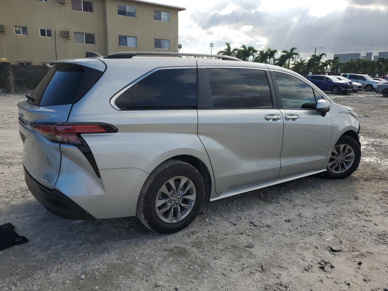 2022 Toyota Sienna Xle VIN: 5TDYRKECXNS116933 Lot: 75859424