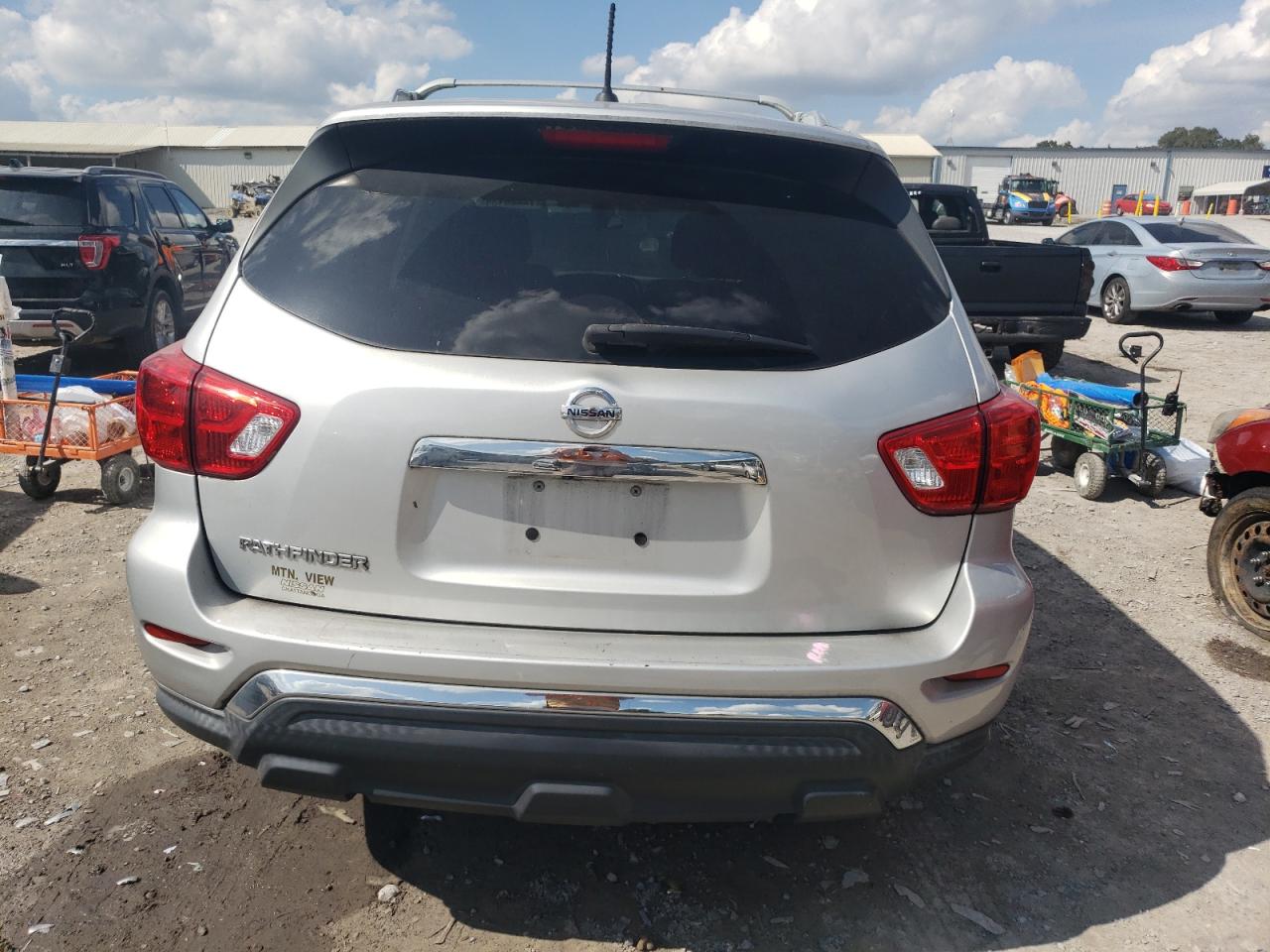 2018 Nissan Pathfinder S VIN: 5N1DR2MN3JC662126 Lot: 74426134