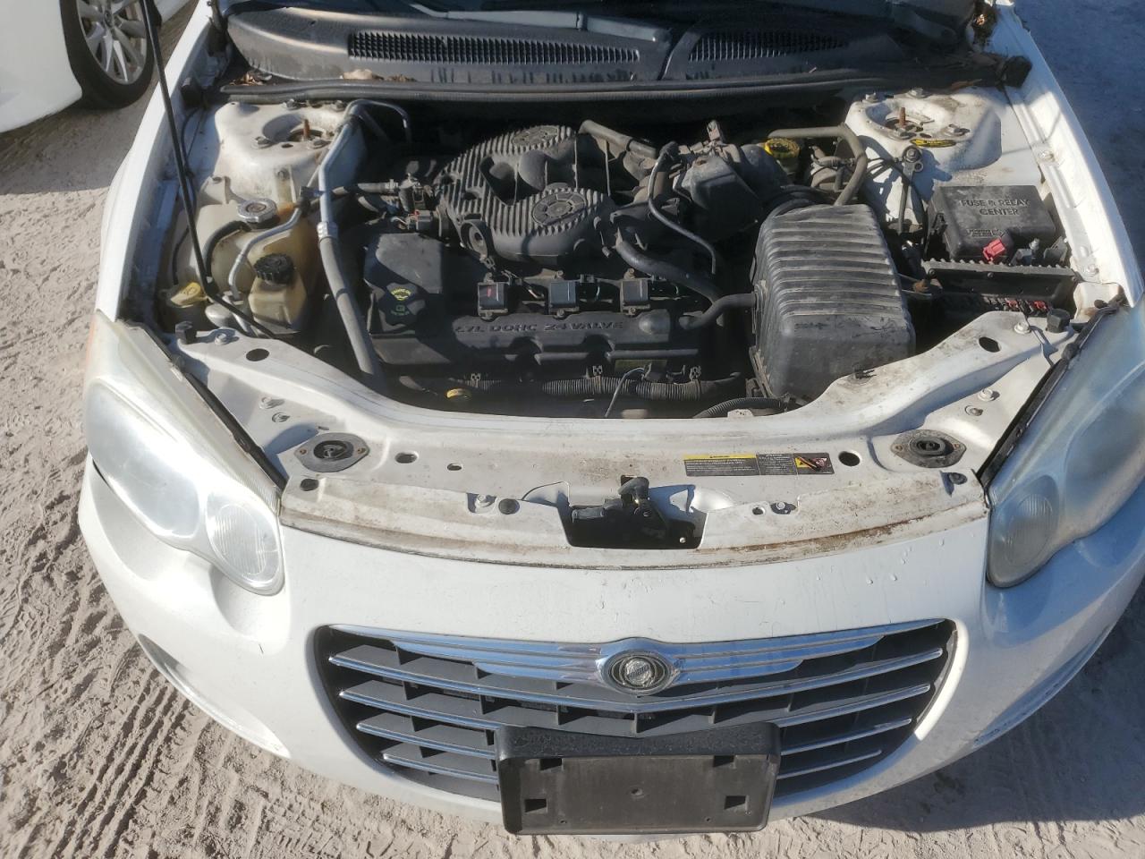 2005 Chrysler Sebring - Image 11