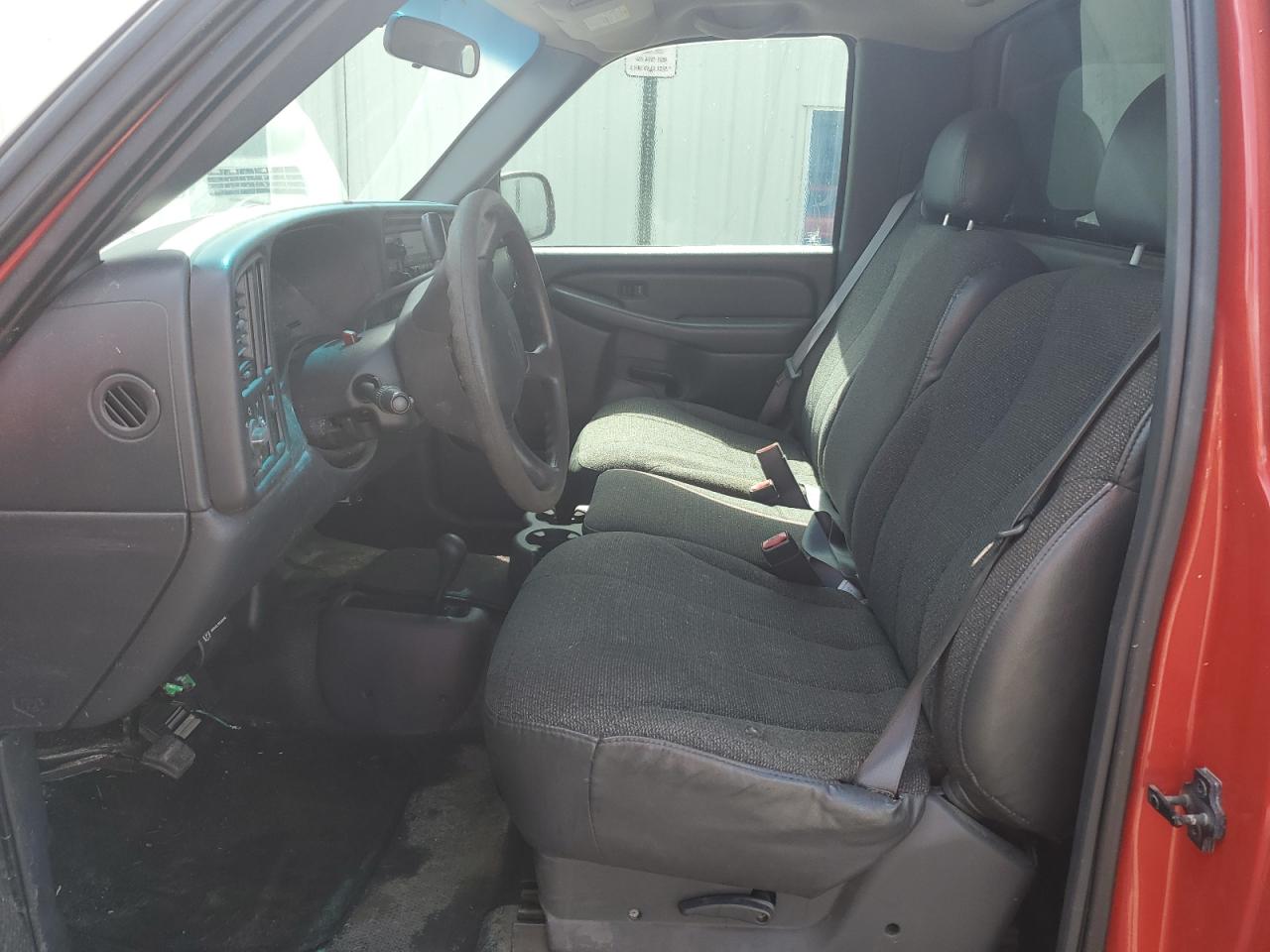 2002 Chevrolet Silverado - Image 7