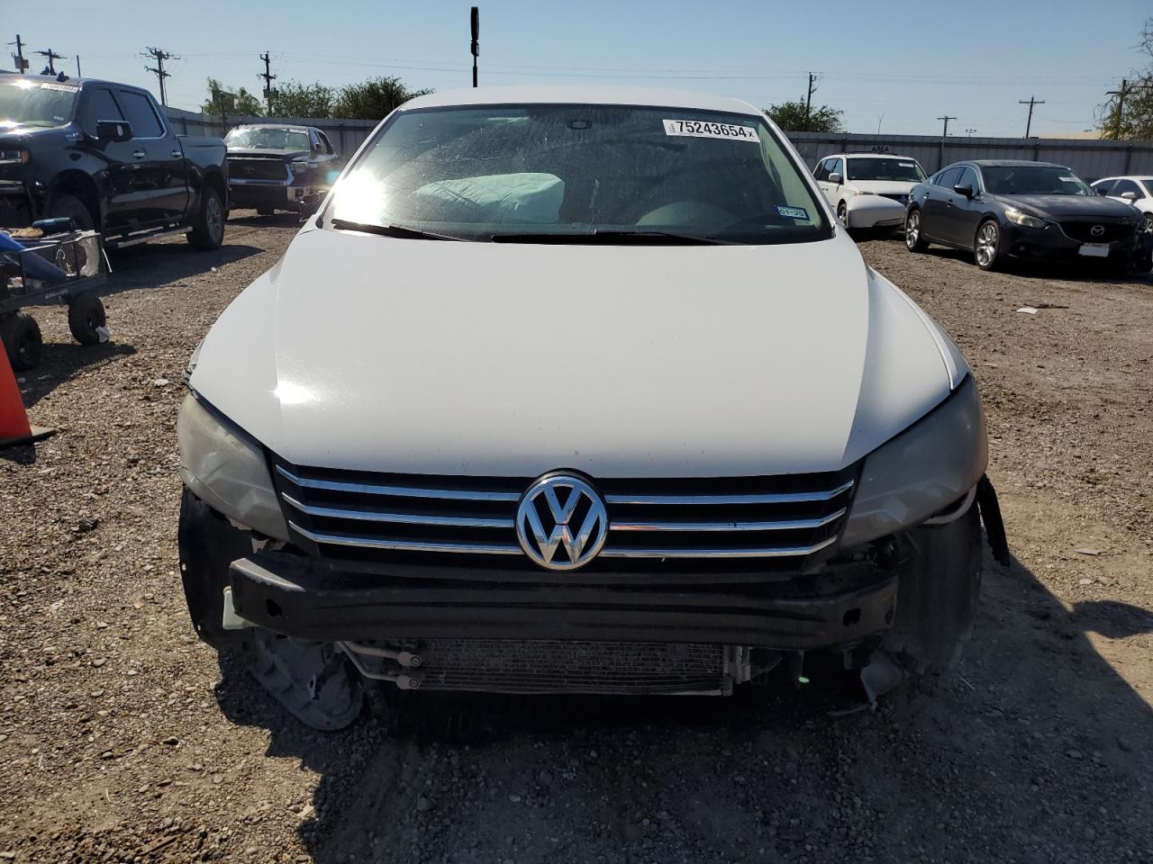 2014 Volkswagen Passat - Image 5