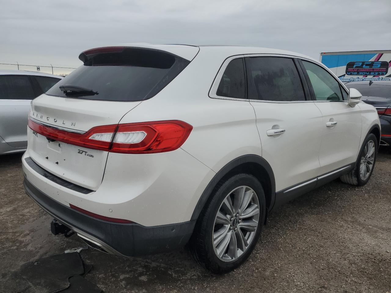 2018 Lincoln MKX - Image 3