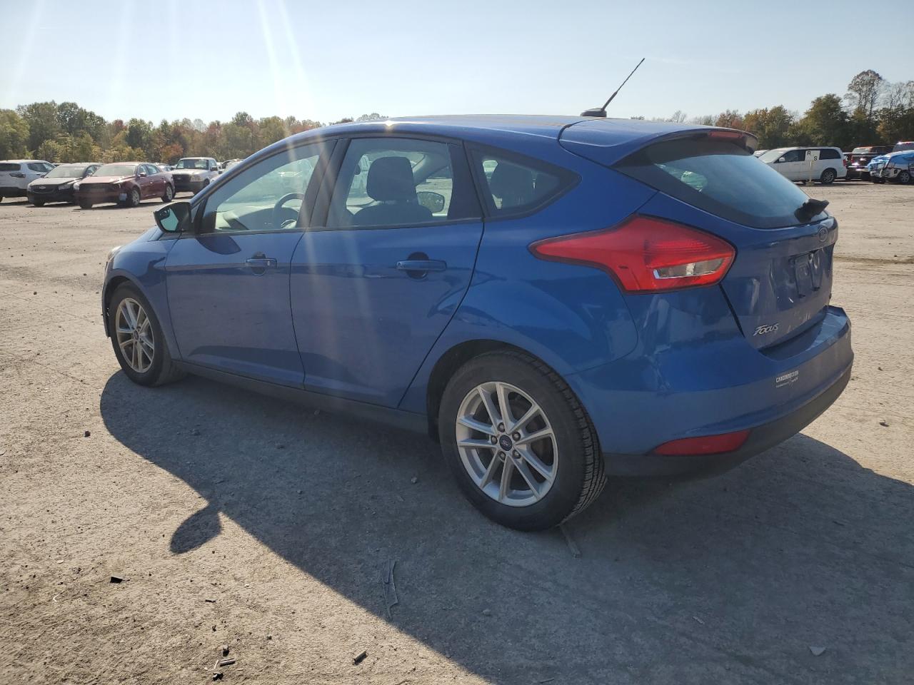 VIN 1FADP3K25JL315556 2018 FORD FOCUS no.2