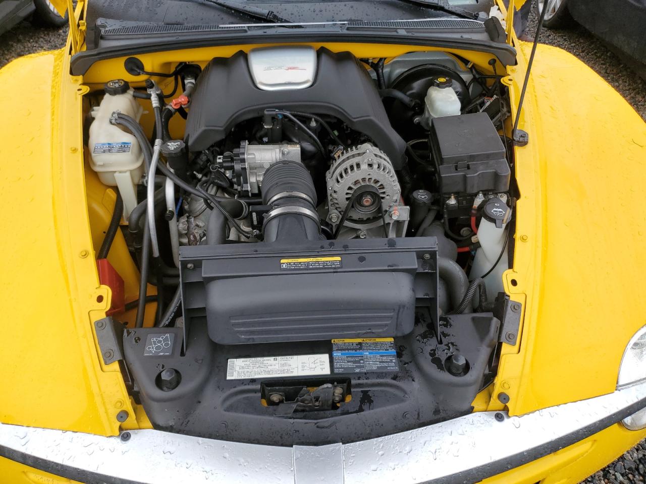 2004 Chevrolet SSR - Image 11