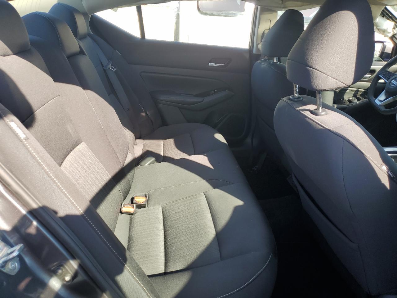 2021 Nissan Altima - Image 10