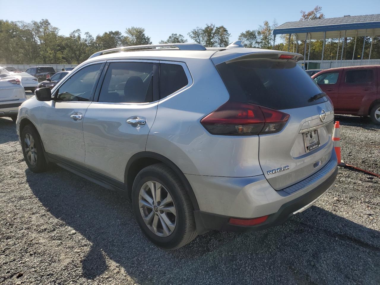 2018 Nissan Rogue - Image 2