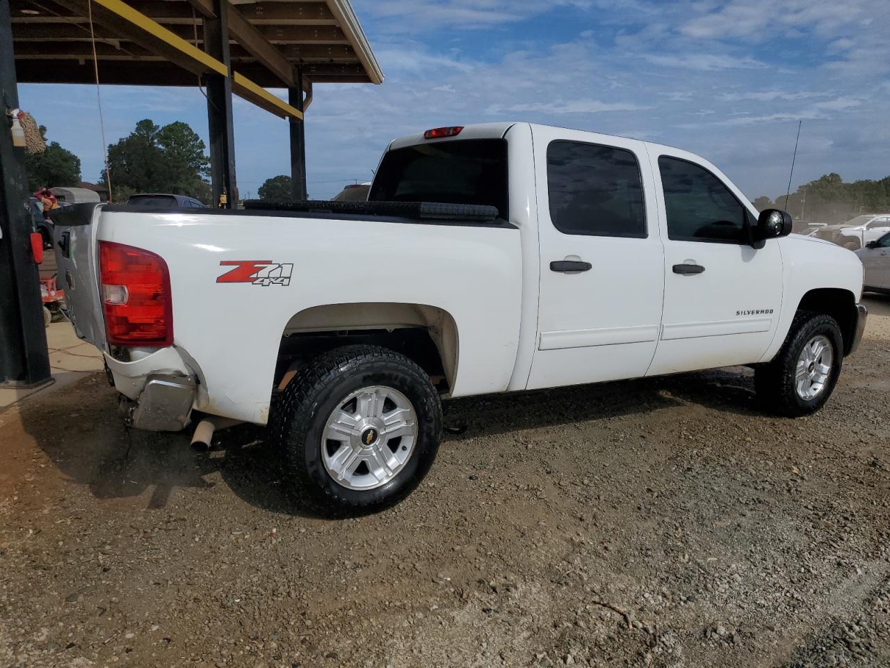 2013 Chevrolet Silverado - Image 3