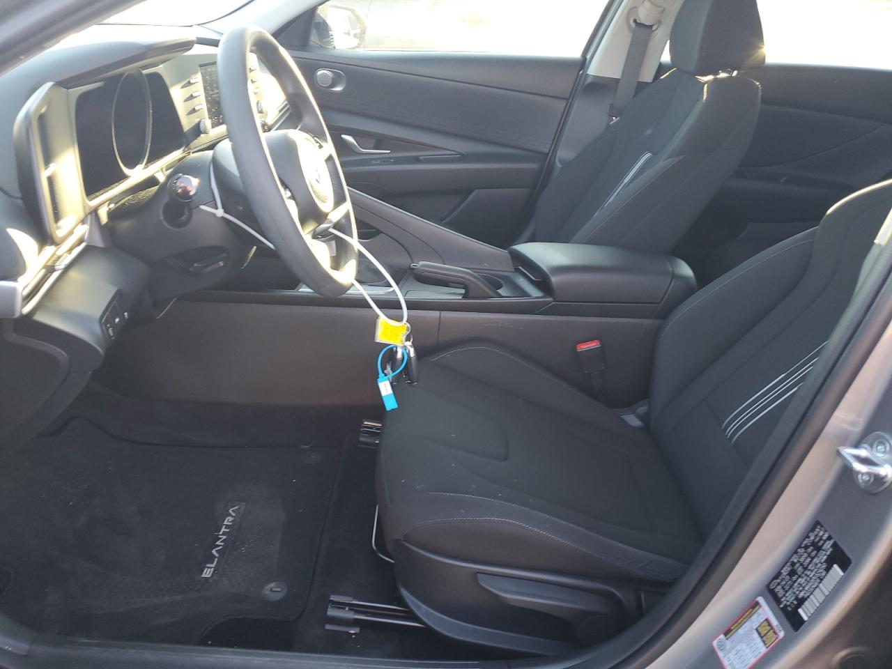 2023 Hyundai Elantra - Image 7