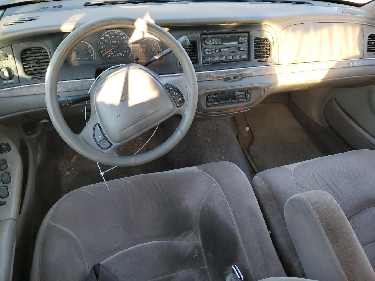 1999 Ford Crown Victoria Lx VIN: 2FAFP74W3XX129106 Lot: 78671024