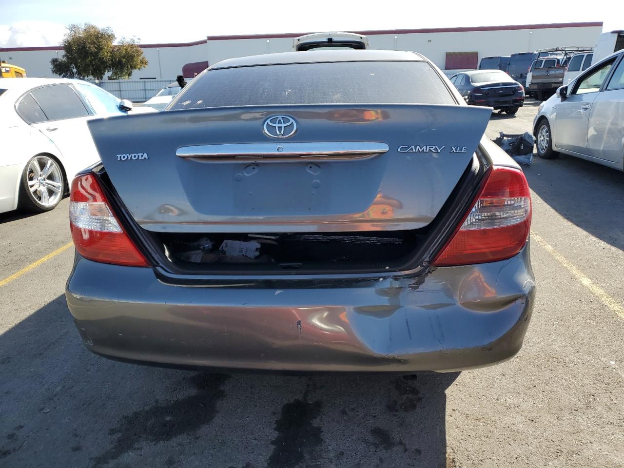 2002 Toyota Camry Le VIN: JTDBE30K620122555 Lot: 78962334