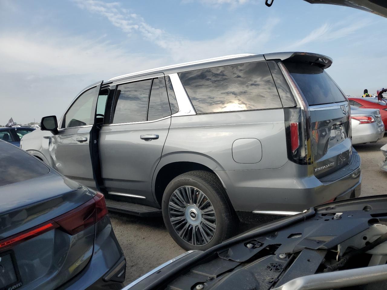 2021 Cadillac Escalade - Image 2