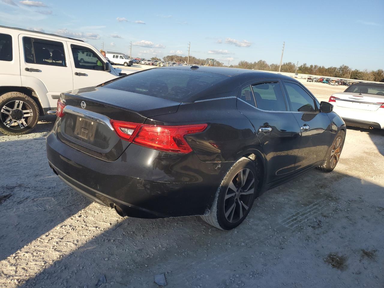 2017 Nissan Maxima - Image 3