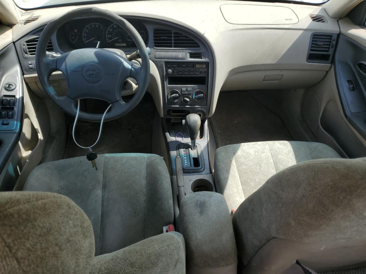 KMHDN45D61U117724 2001 Hyundai Elantra Gls