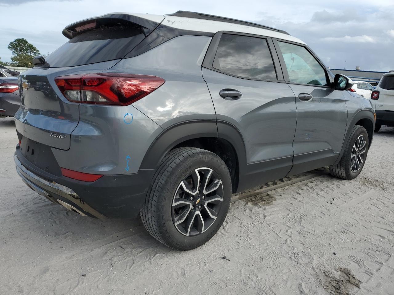 2021 Chevrolet TrailBlazer - Image 3