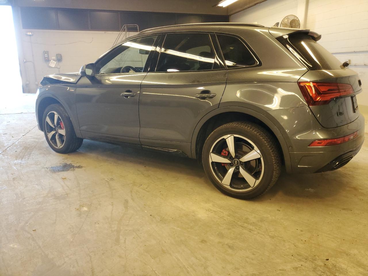 2024 Audi Q5 - Image 2