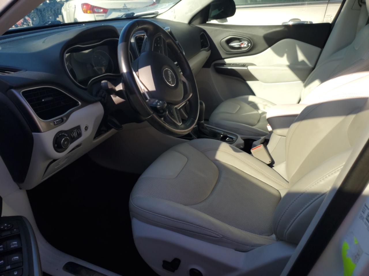 2019 Jeep Grand Cherokee - Image 7