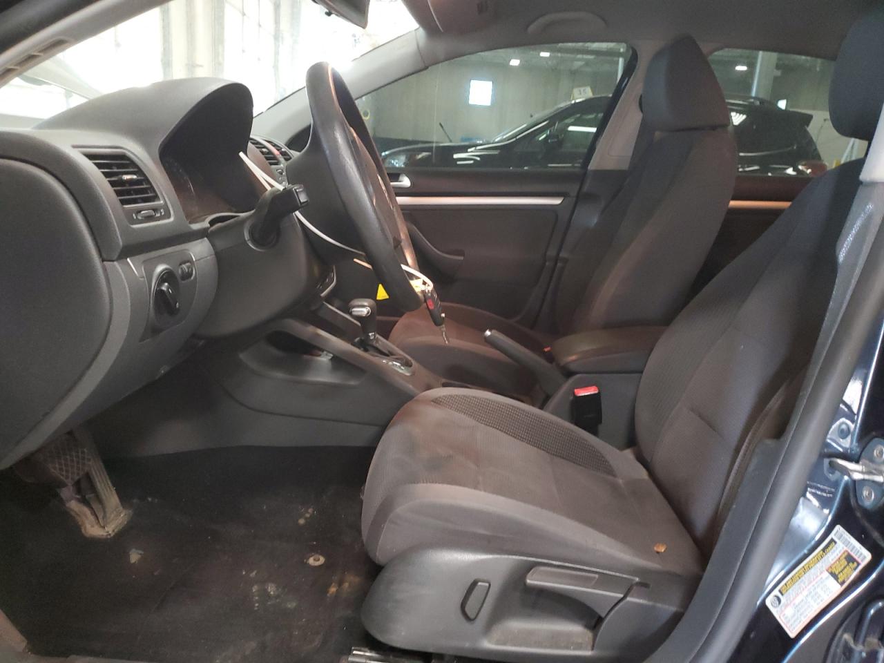 2009 Volkswagen Jetta - Image 7