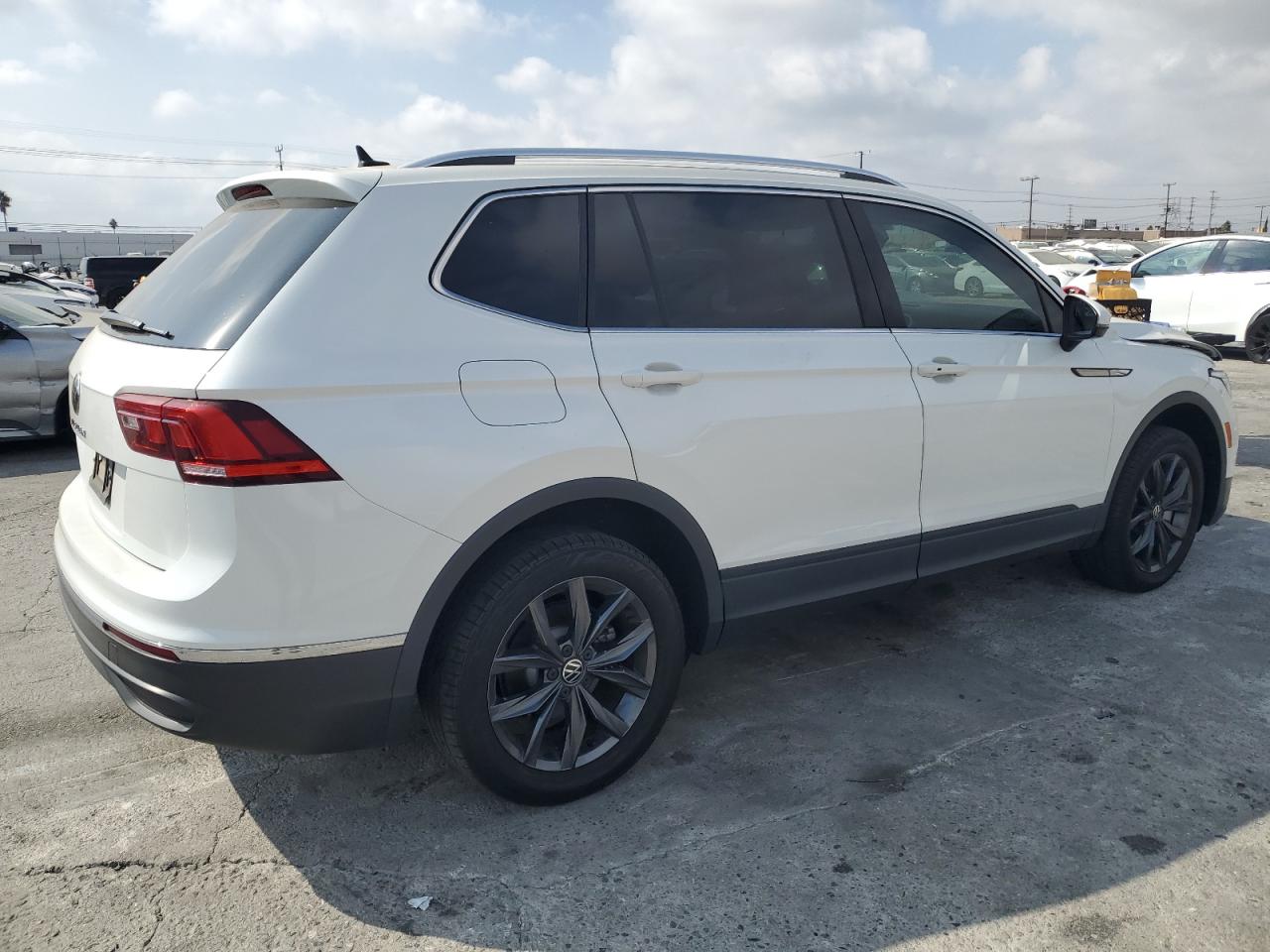 VIN 3VV3B7AX6PM060420 2023 VOLKSWAGEN TIGUAN no.3