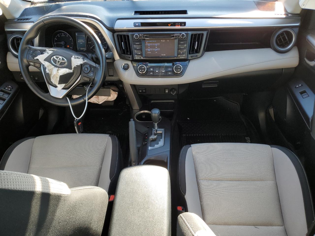 2017 Toyota RAV 4 - Image 8