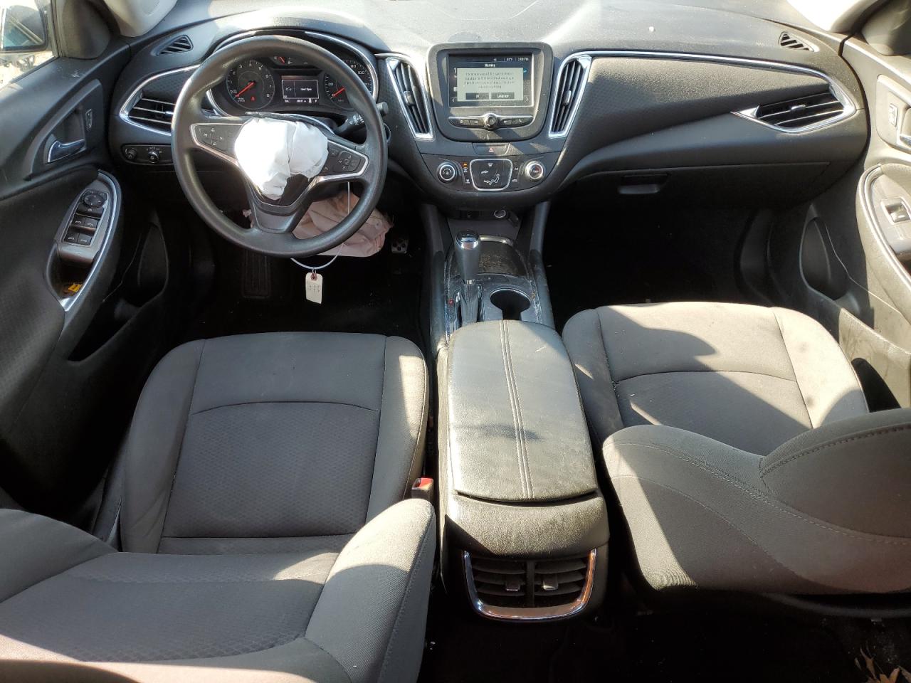2018 Chevrolet Malibu - Image 8