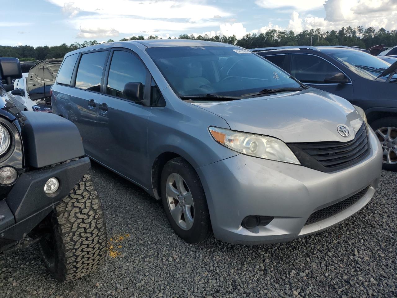 2015 Toyota Sienna - Image 4