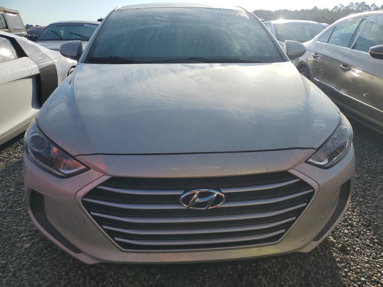 2017 Hyundai Elantra - Image 5