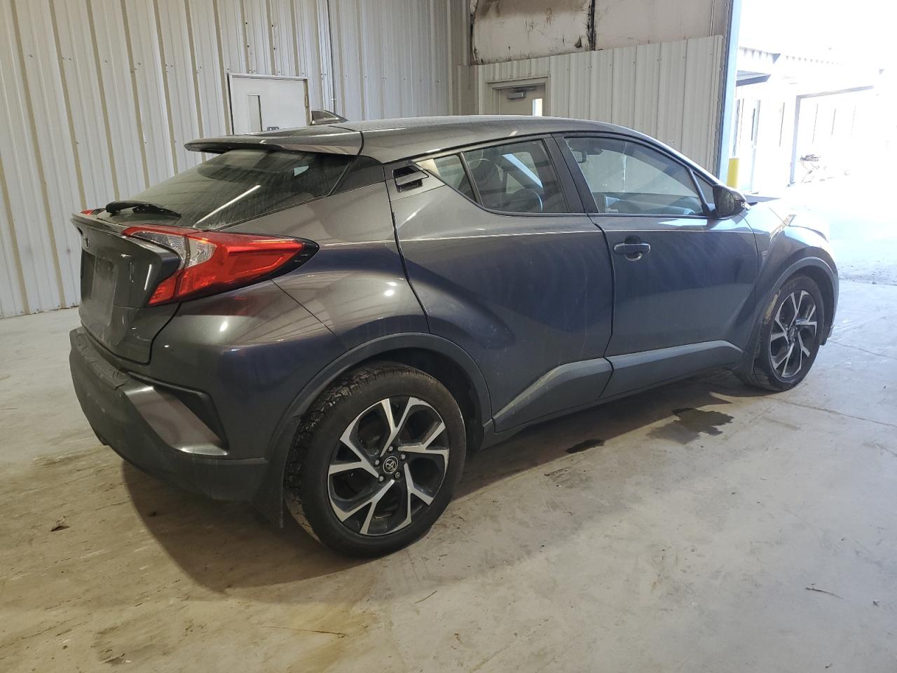 NMTKHMBXXJR042532 2018 Toyota C-Hr Xle