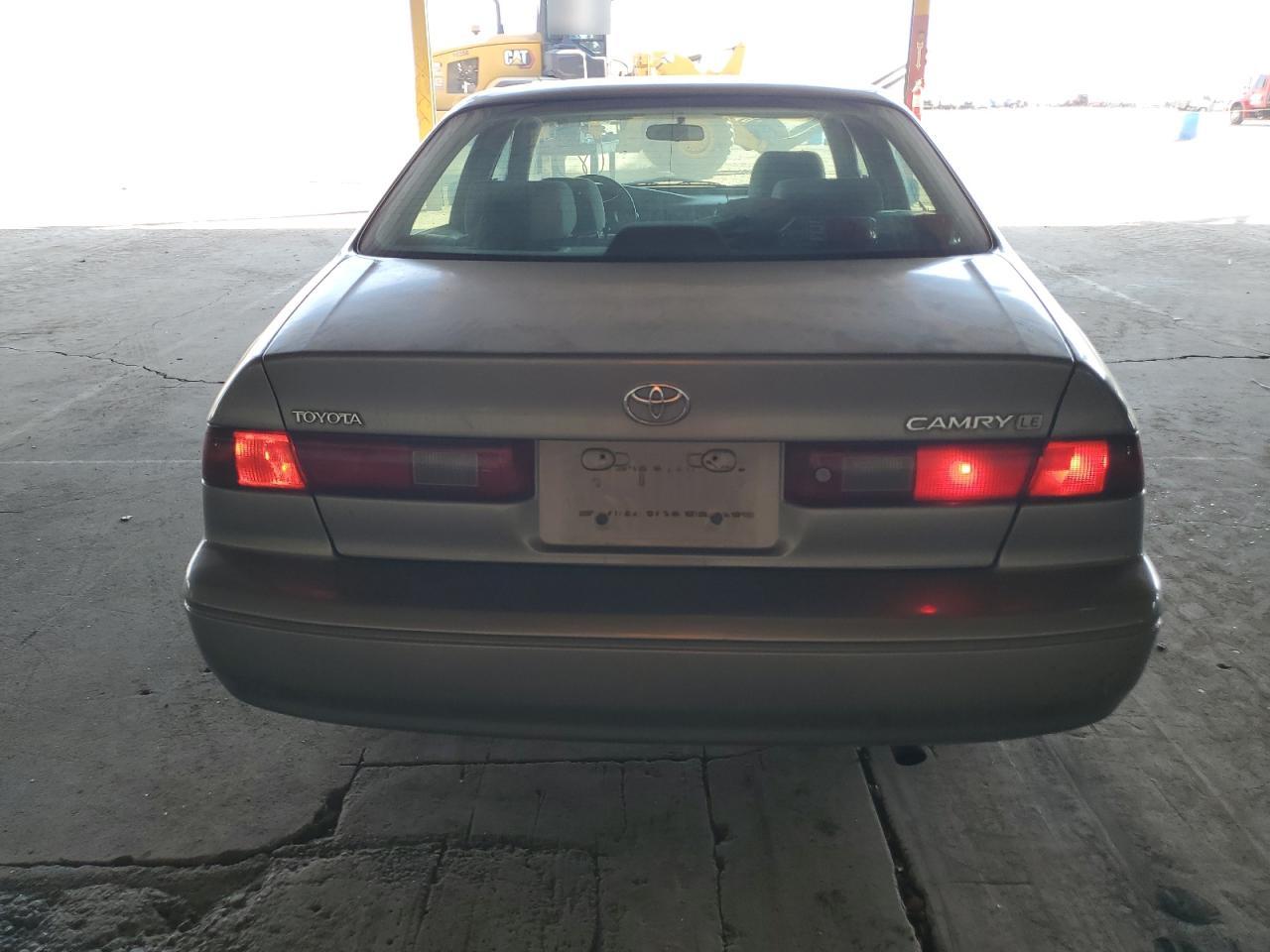 1999 Toyota Camry Ce VIN: 4T1BG22K5XU531594 Lot: 76277404