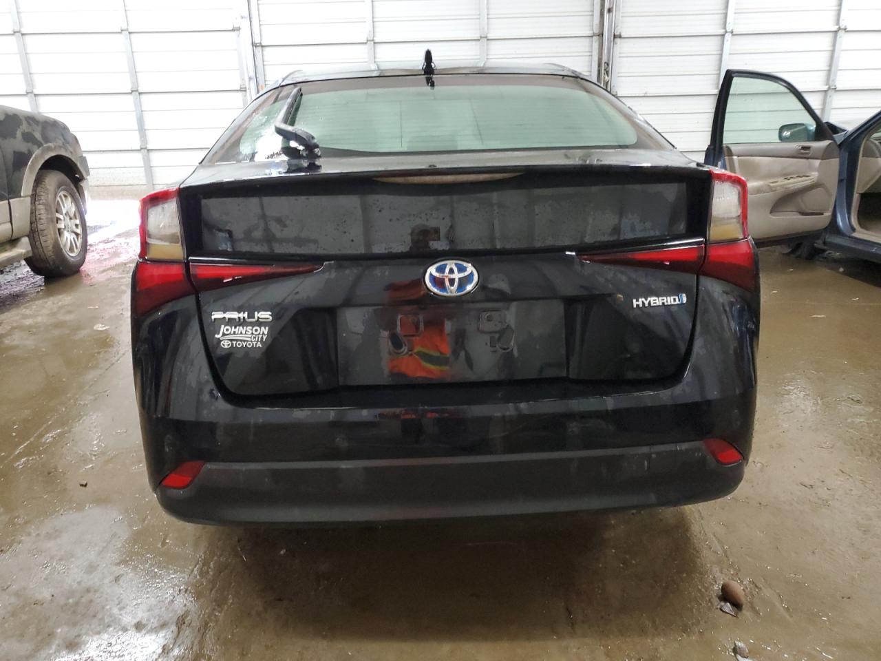 2022 Toyota Prius - Image 6