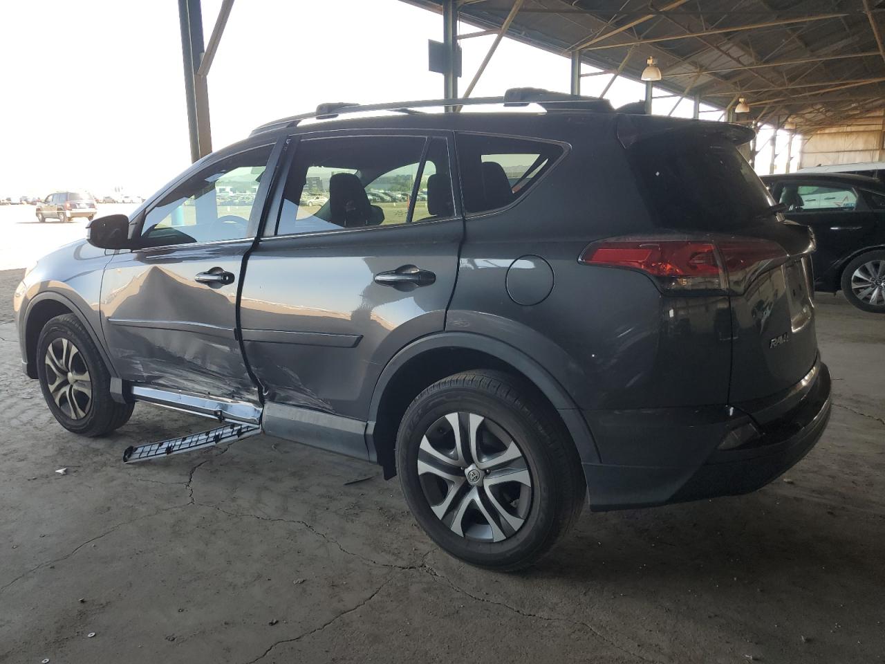 2T3ZFREV4HW389294 2017 TOYOTA RAV 4 - Image 2