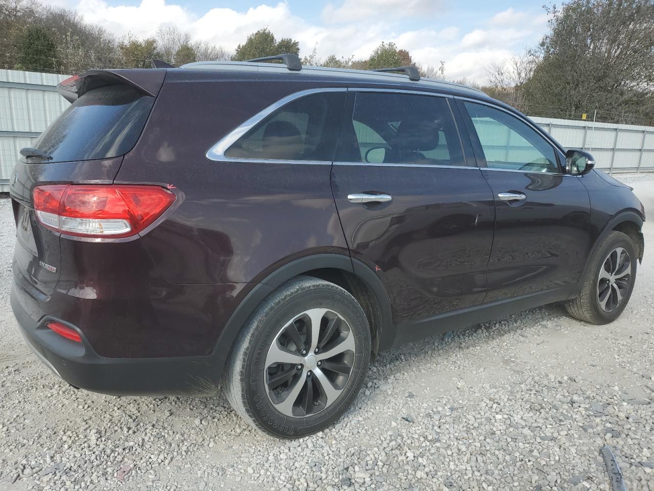 2016 Kia Sorento - Image 3