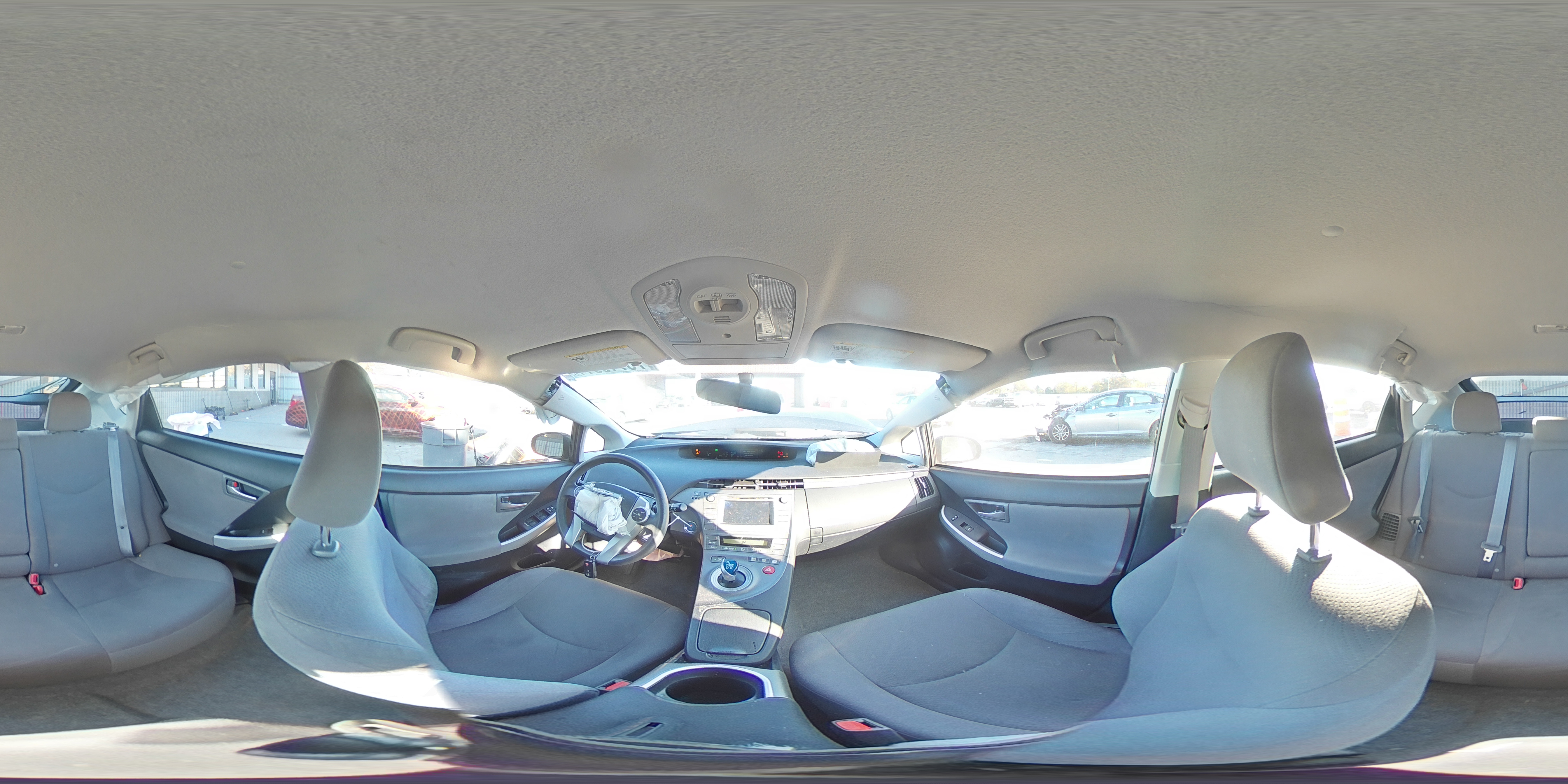 2015 Toyota Prius - Image 13