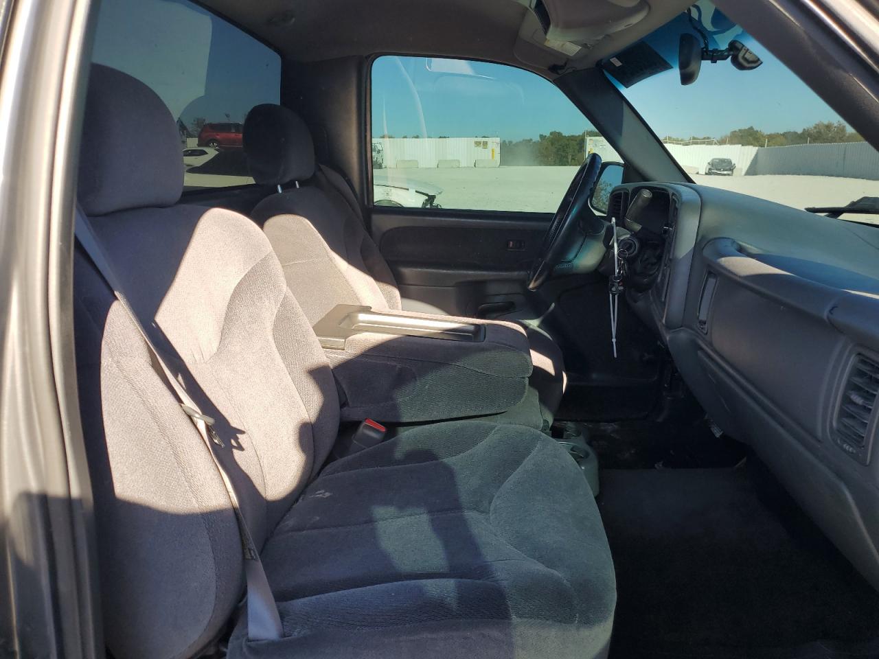 2001 GMC Sierra - Image 10