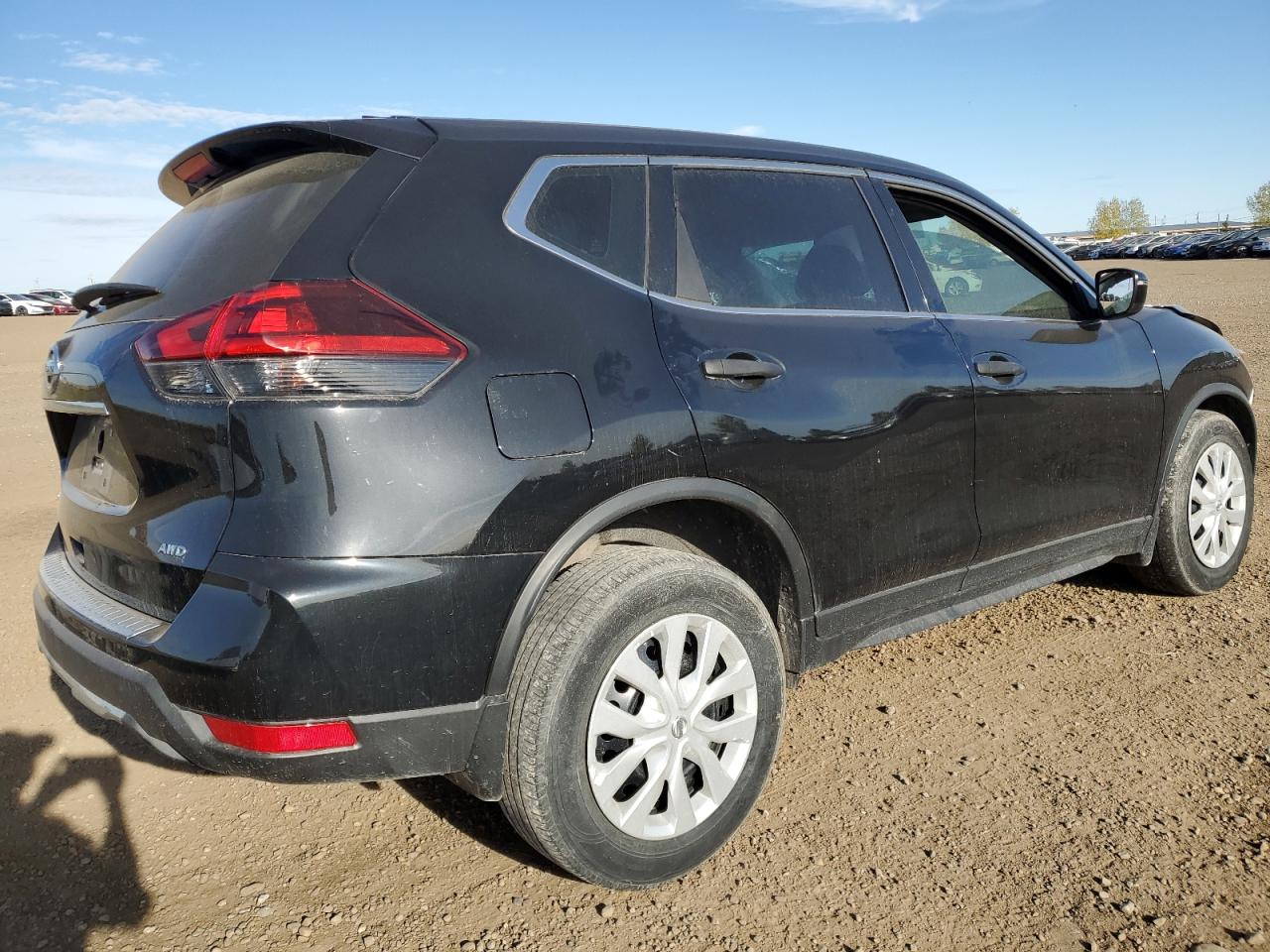 2018 Nissan Rogue - Image 3