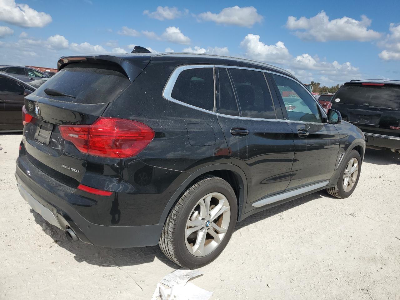 VIN 5UXTR7C50KLR46280 2019 BMW X3 no.3