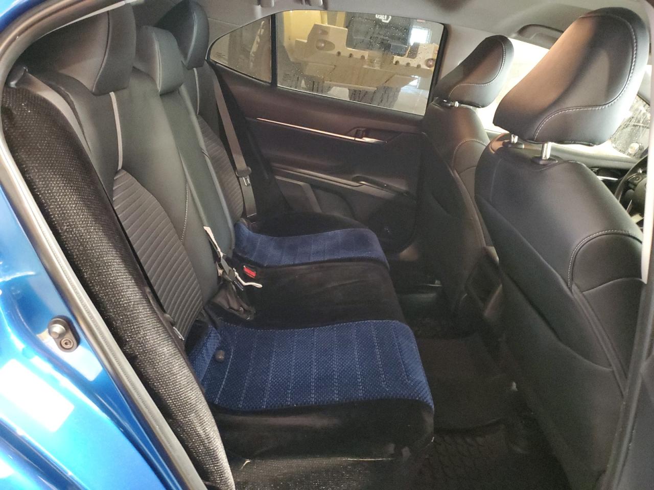2019 Toyota Camry - Image 10