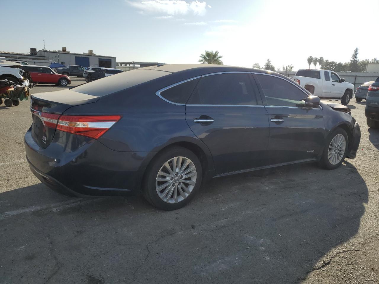 2015 Toyota Avalon - Image 3