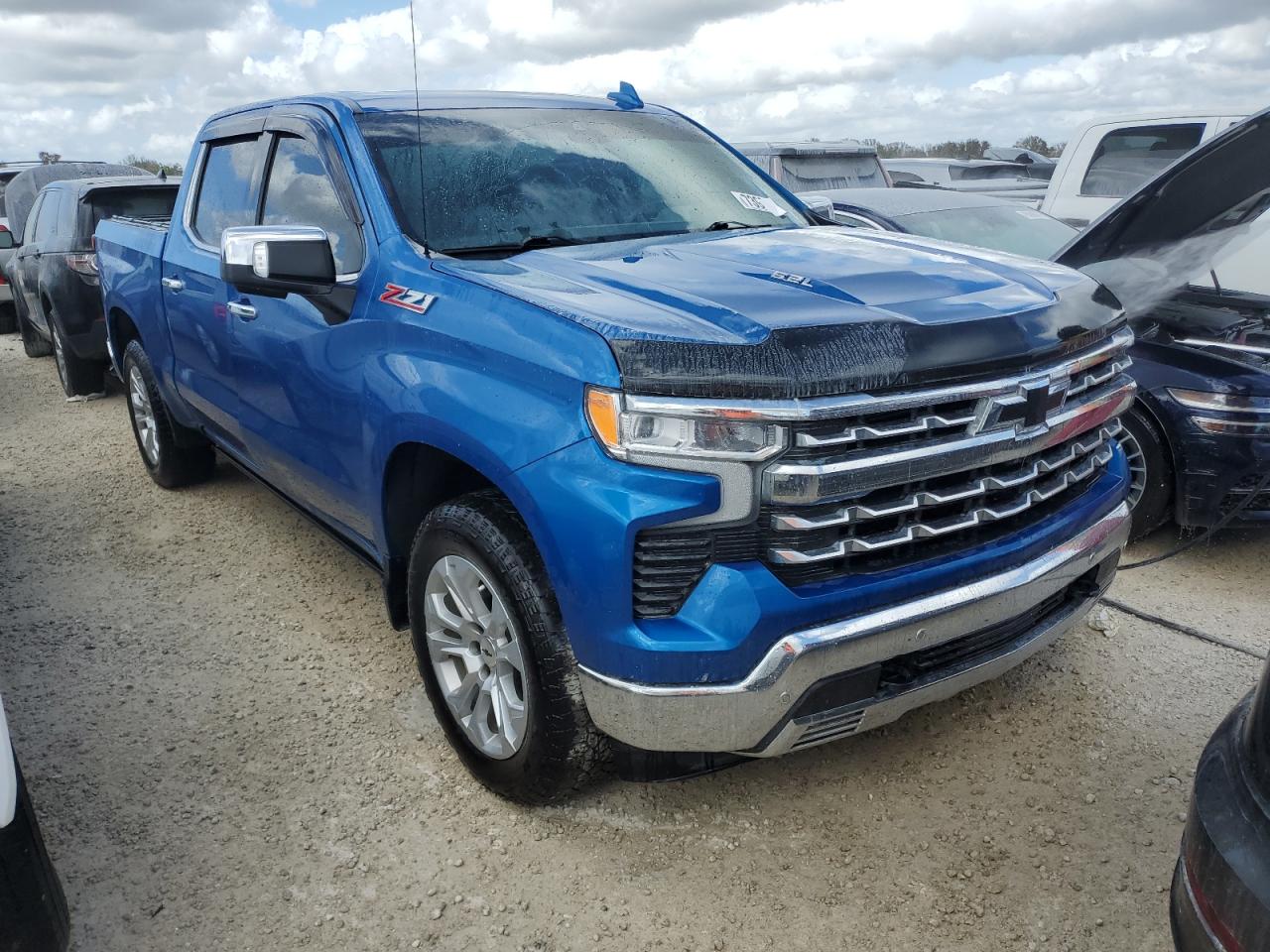 2022 Chevrolet Silverado - Image 4