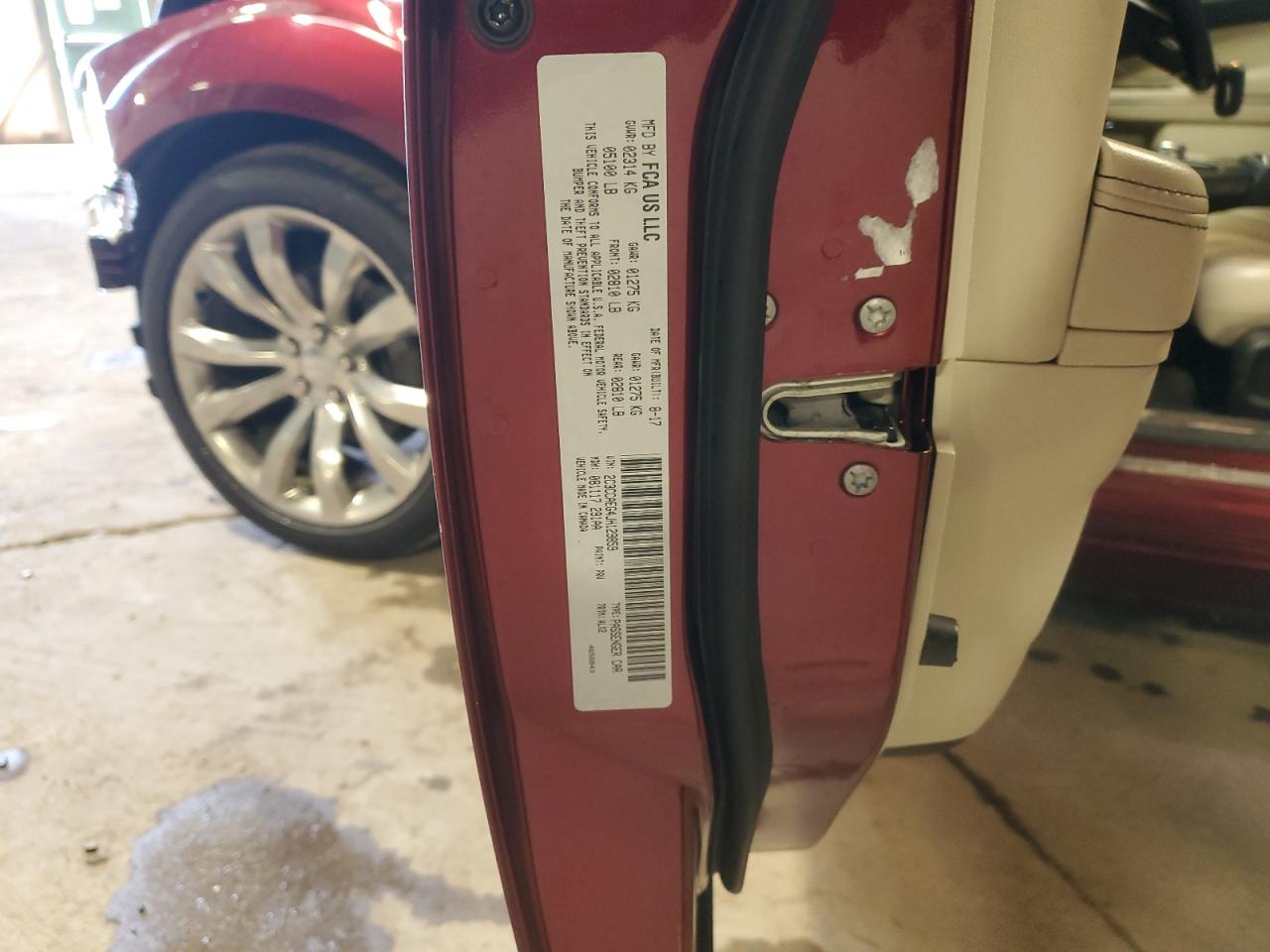 2018 Chrysler 300 - Image 13