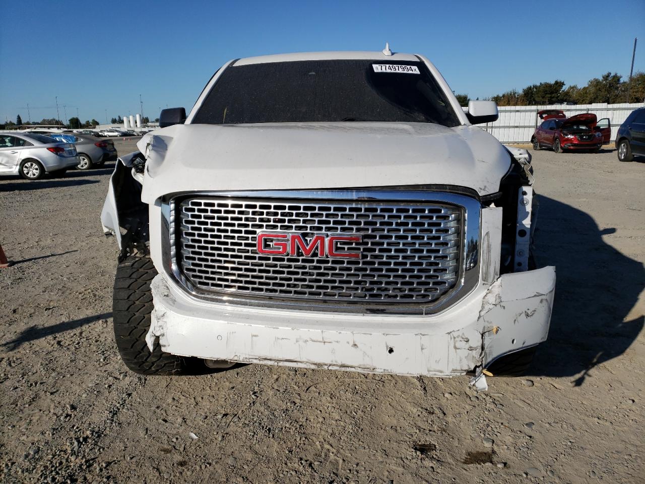2017 GMC Yukon - Image 5
