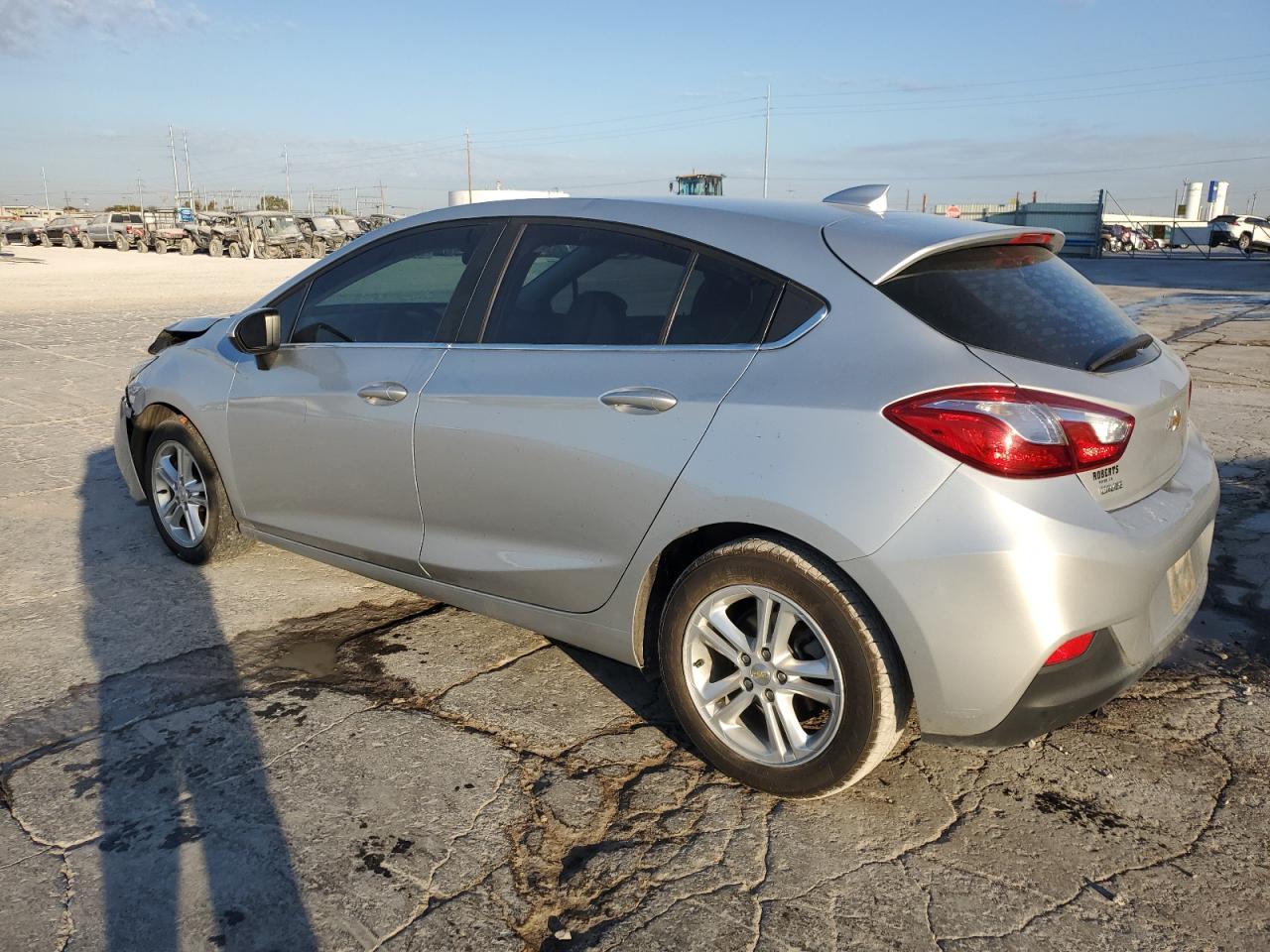 2018 Chevrolet Cruze - Image 2