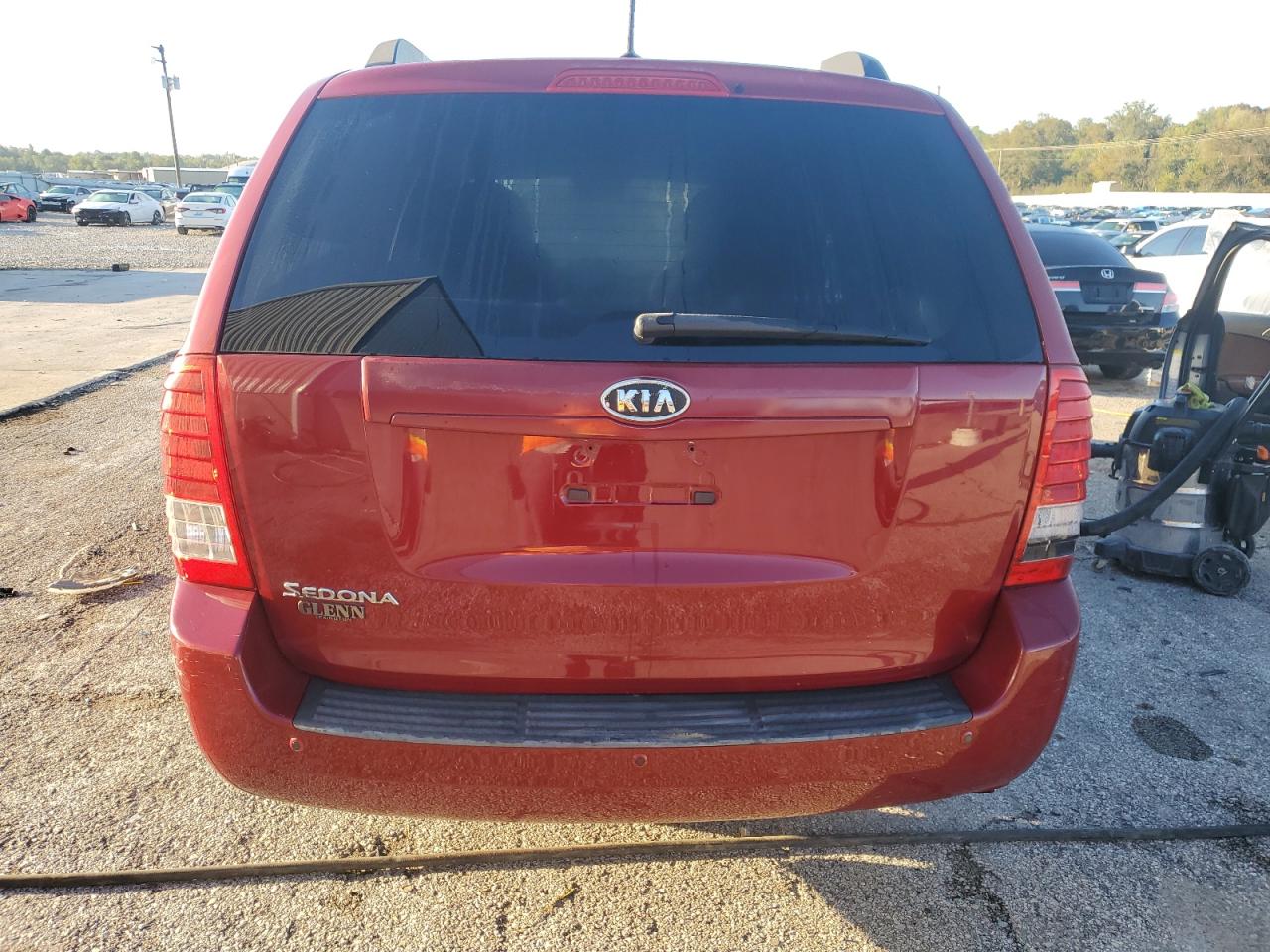 KNDMG4C78B6410543 2011 Kia Sedona Lx