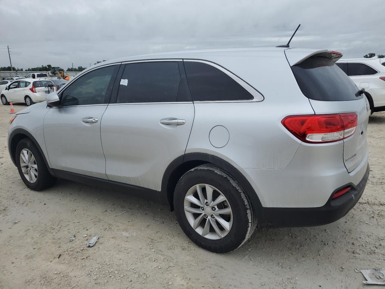 2017 Kia Sorento - Image 2