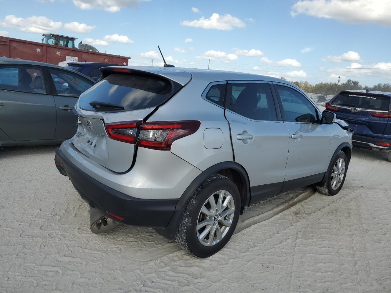 2021 Nissan Rogue Sport S VIN: JN1BJ1AV0MW566865 Lot: 77305414