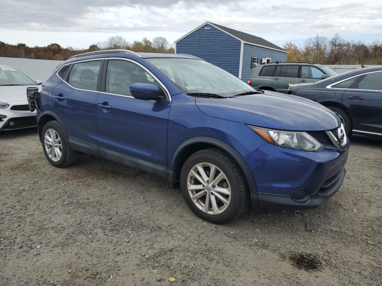 2018 Nissan Rogue - Image 4